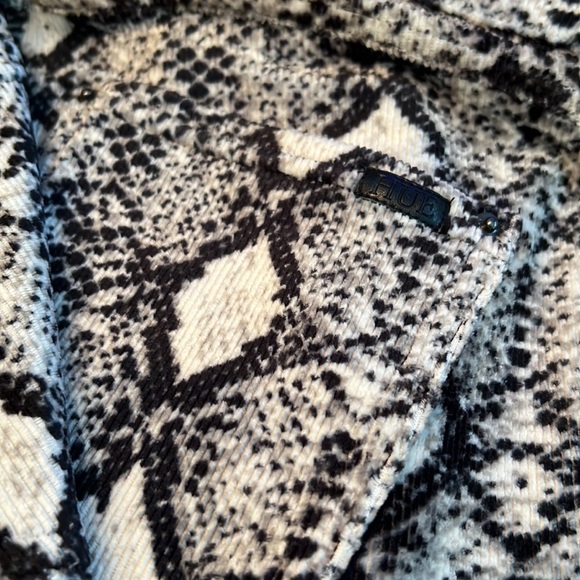 Hue size Large /Velour furry Yumminess Hue leggings. - Picture 5 of 6